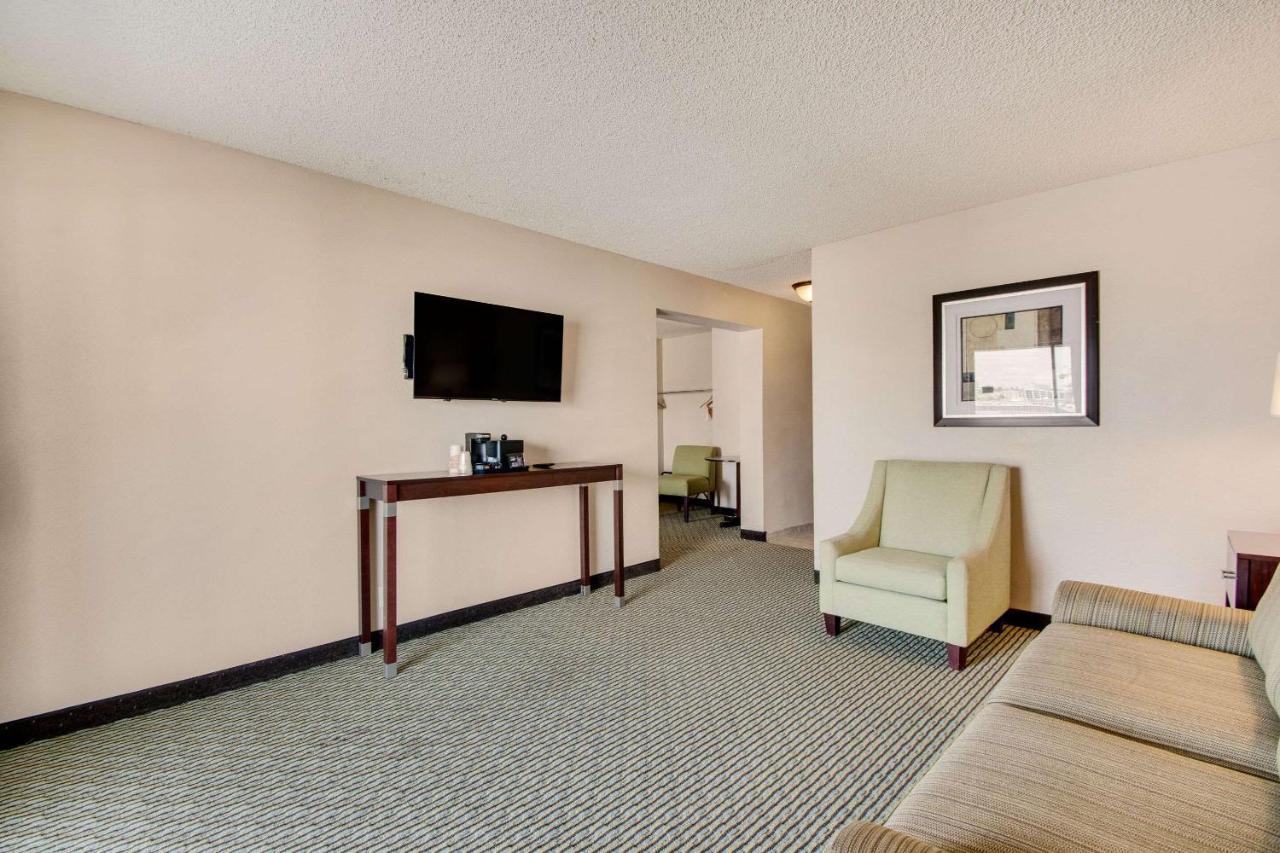Rodeway Inn & Suites Portland - Jantzen Beach Bagian luar foto