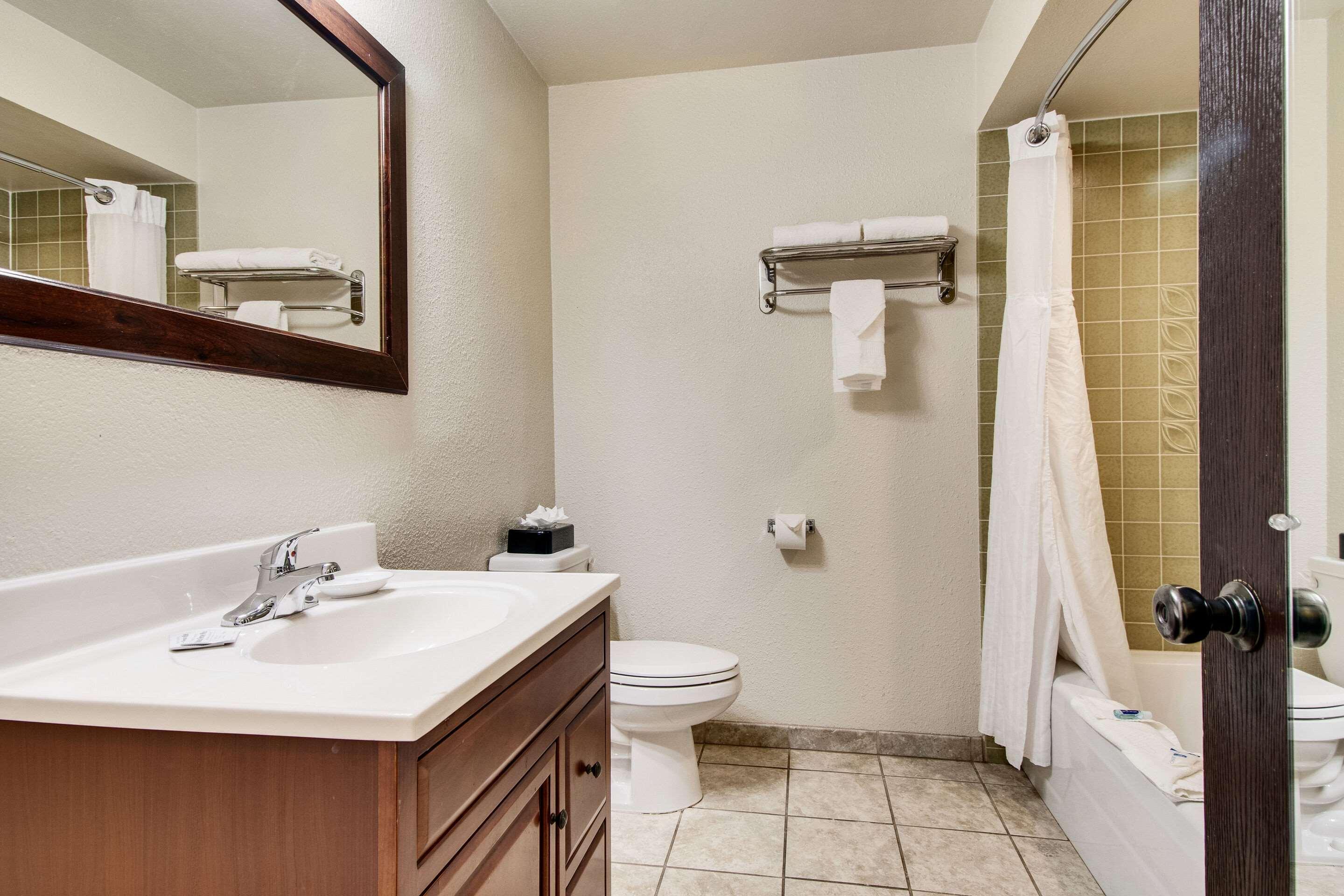 Rodeway Inn & Suites Portland - Jantzen Beach Bagian luar foto