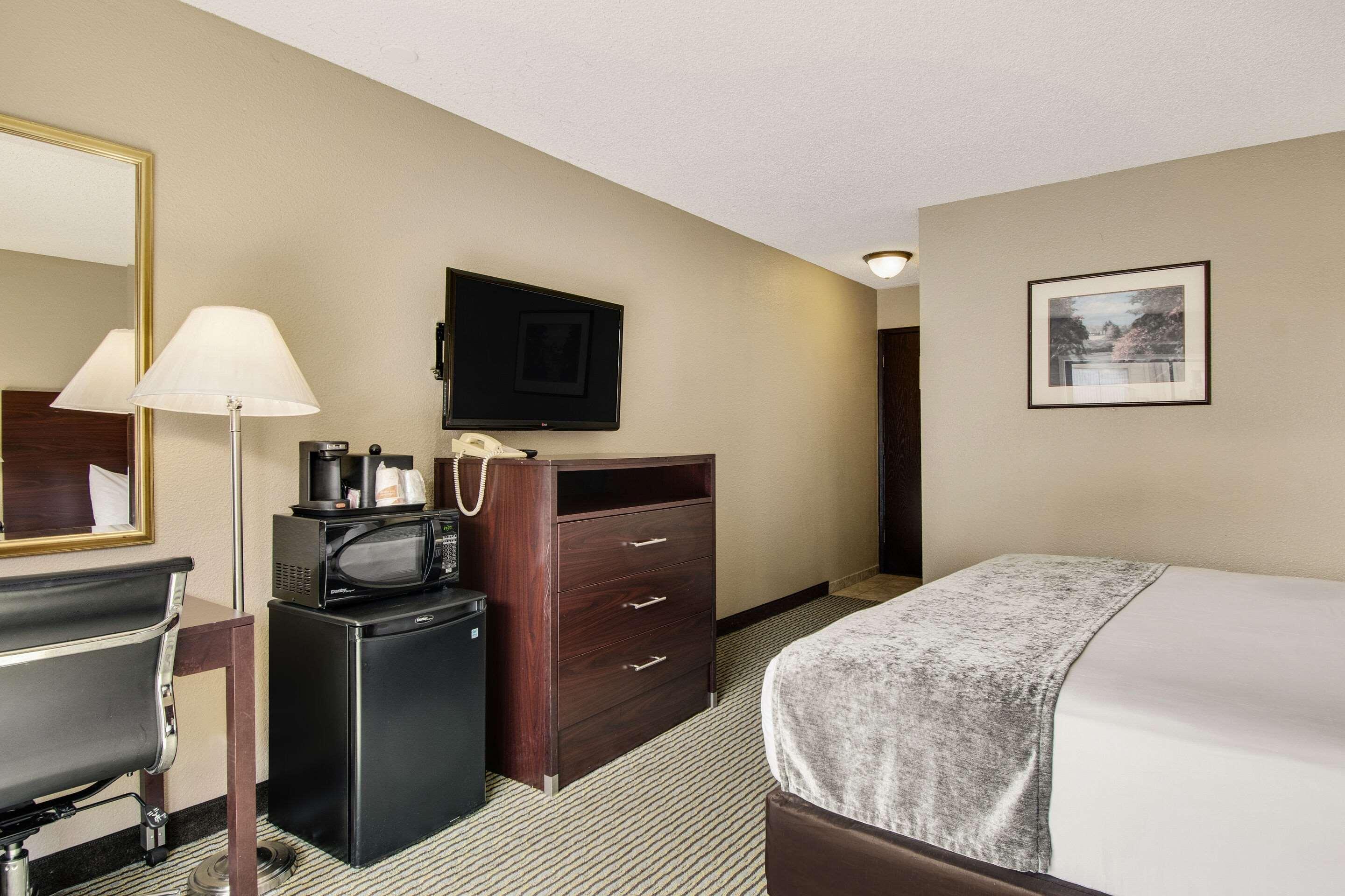Rodeway Inn & Suites Portland - Jantzen Beach Bagian luar foto