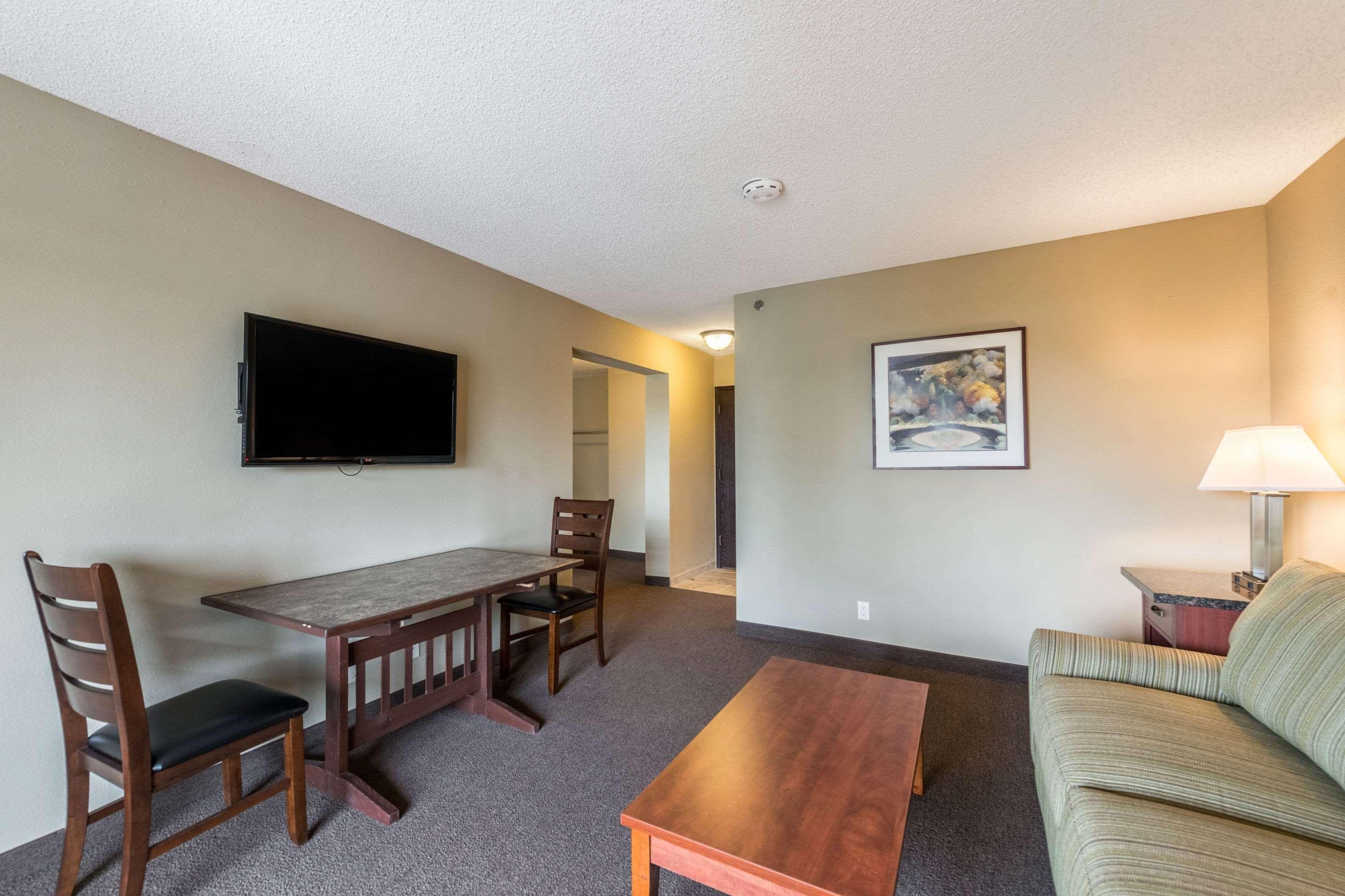 Rodeway Inn & Suites Portland - Jantzen Beach Bagian luar foto