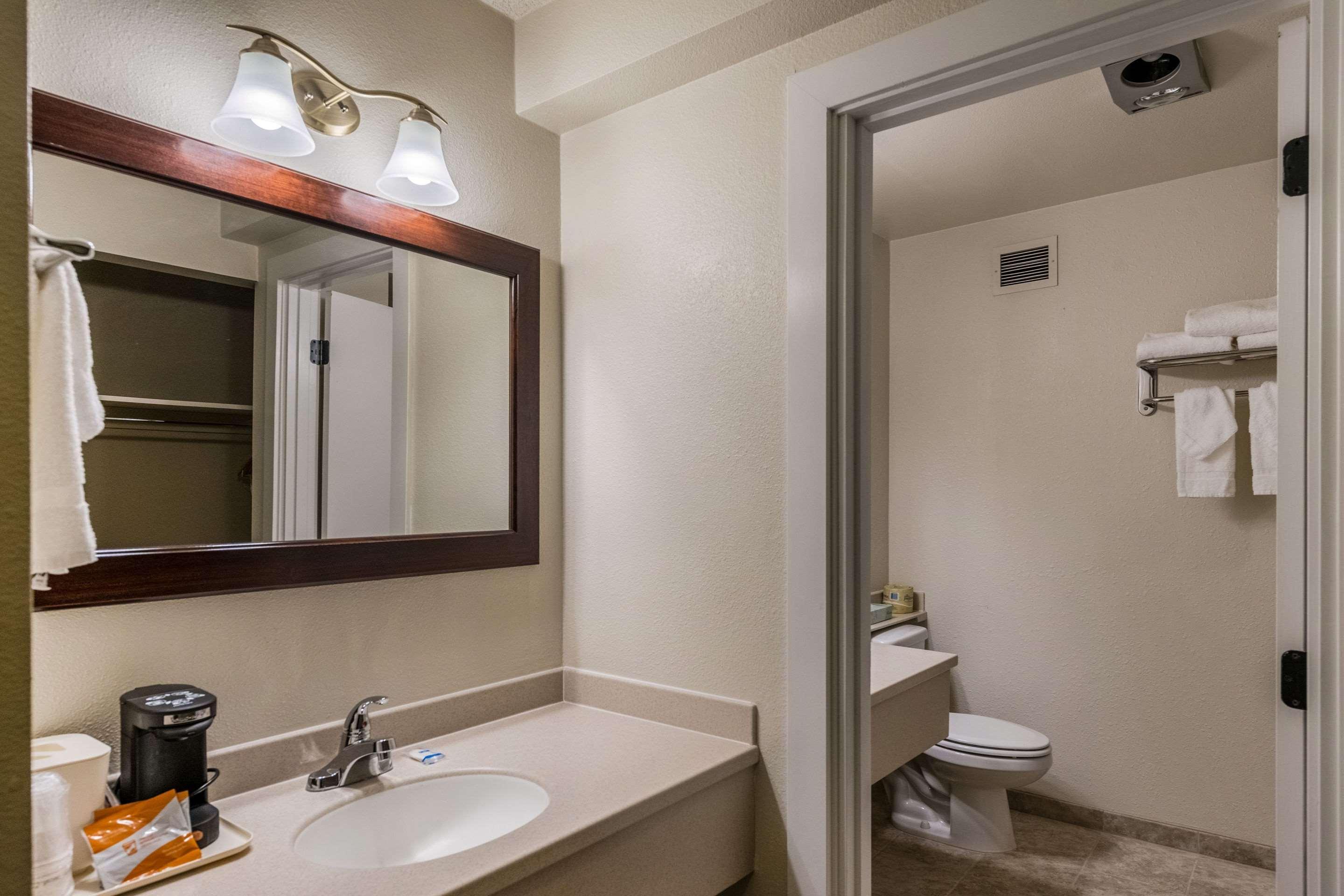 Rodeway Inn & Suites Portland - Jantzen Beach Bagian luar foto