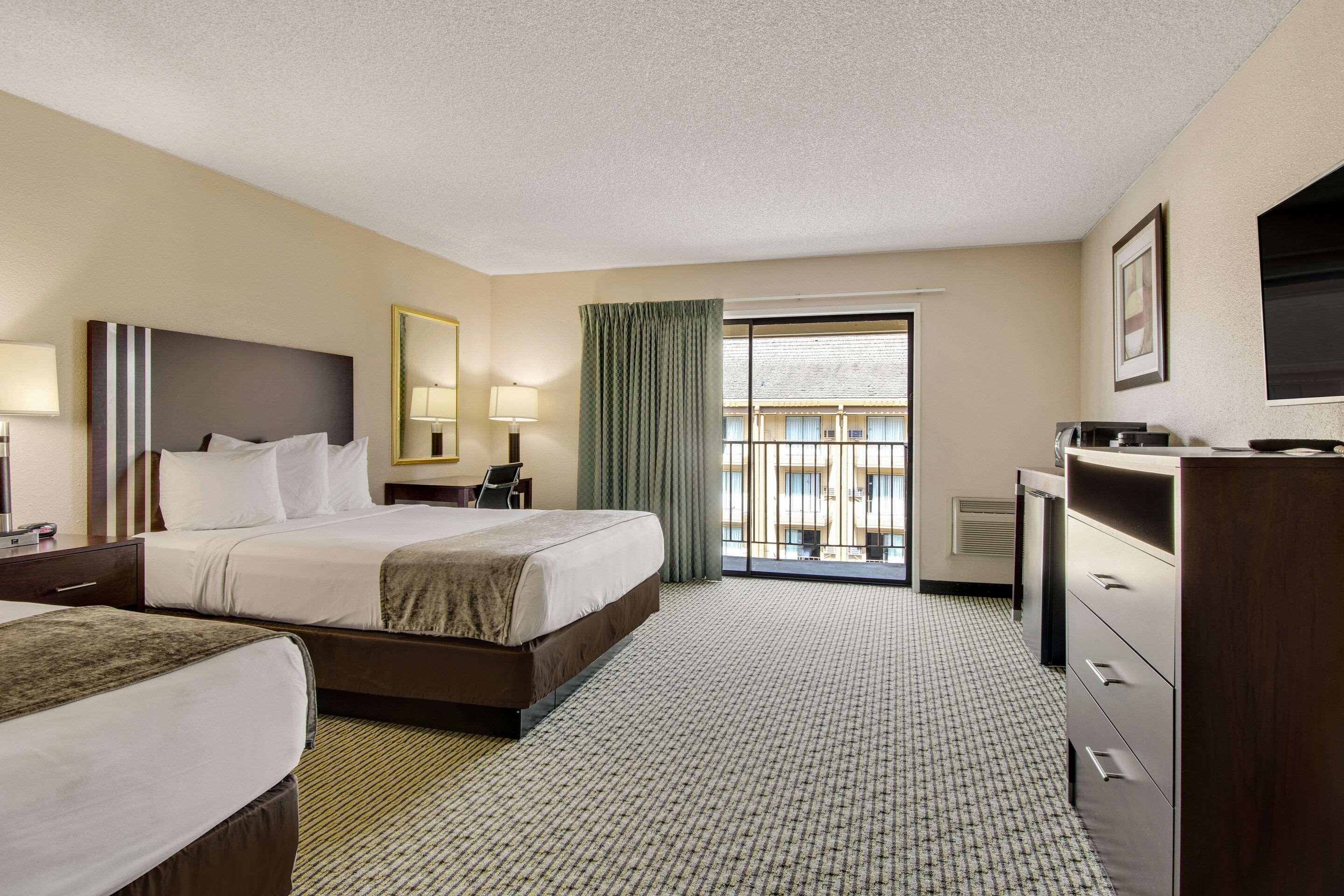 Rodeway Inn & Suites Portland - Jantzen Beach Bagian luar foto