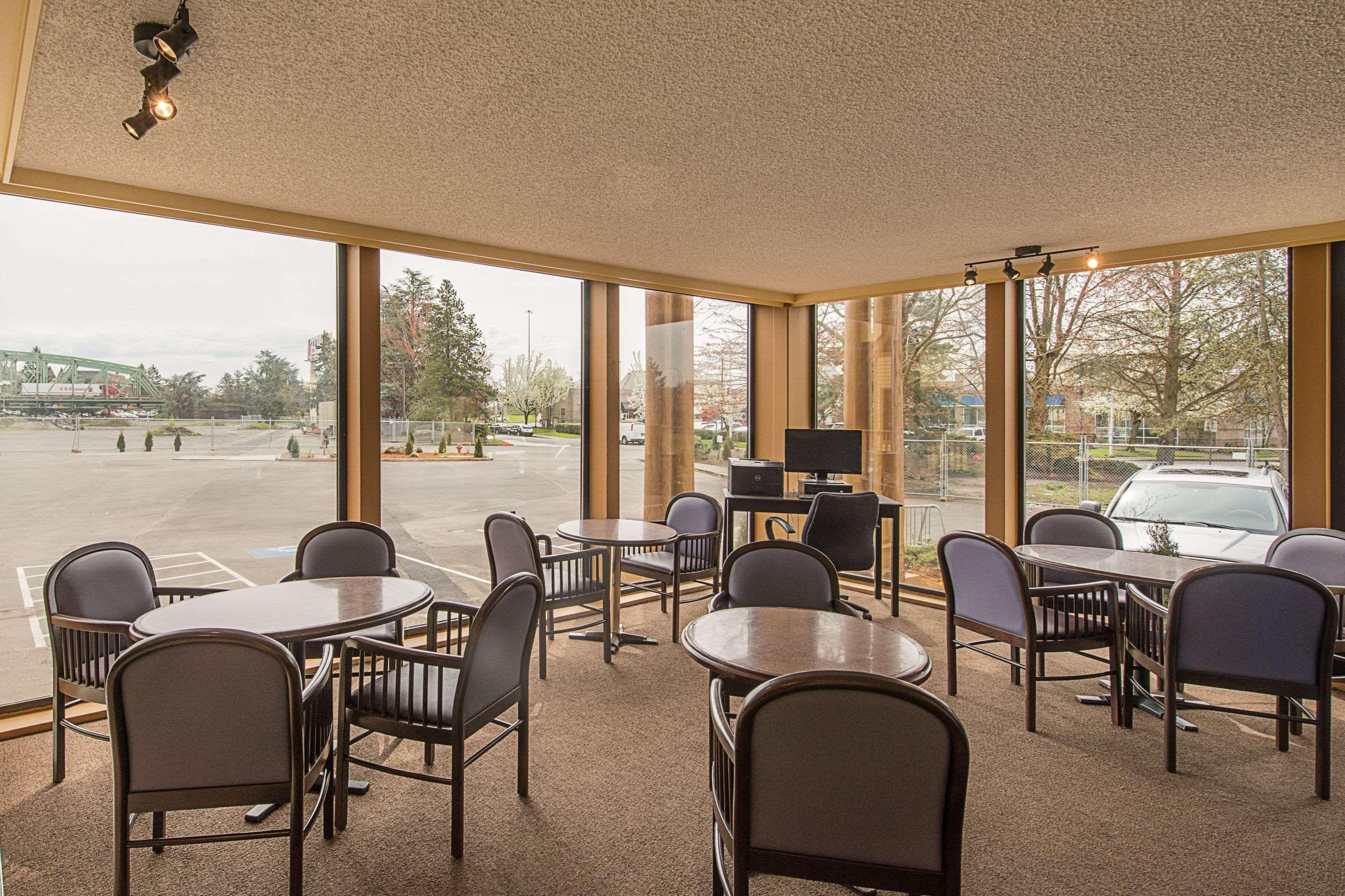 Rodeway Inn & Suites Portland - Jantzen Beach Bagian luar foto