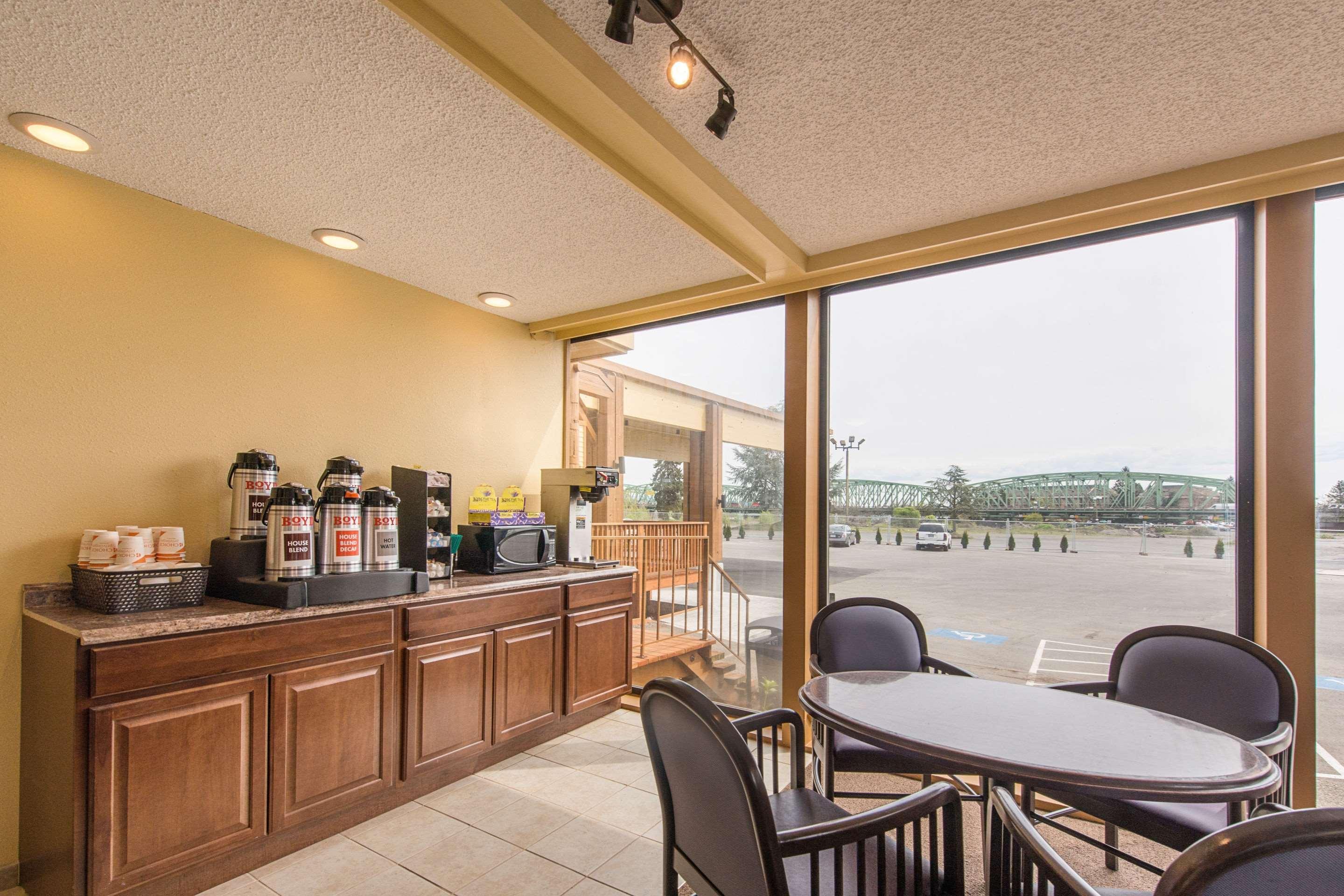 Rodeway Inn & Suites Portland - Jantzen Beach Bagian luar foto