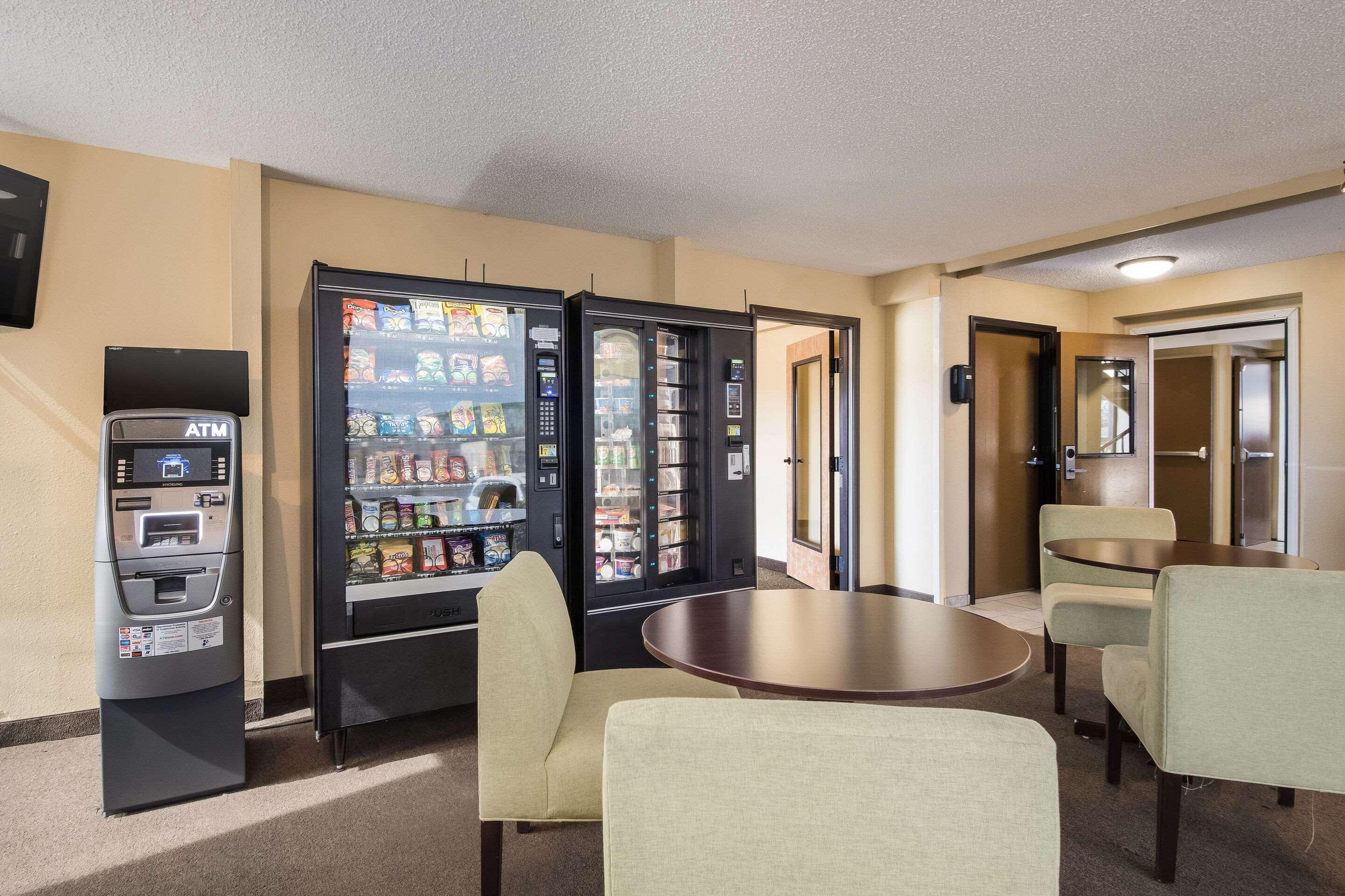 Rodeway Inn & Suites Portland - Jantzen Beach Bagian luar foto